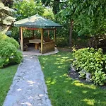Pool And Garden Oasis, Bbq, Free Parking, Fast Wifi Appartement Varna