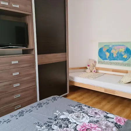 Apartment Luxury With Swimming Pool , Lovely Garden , Bbq Place