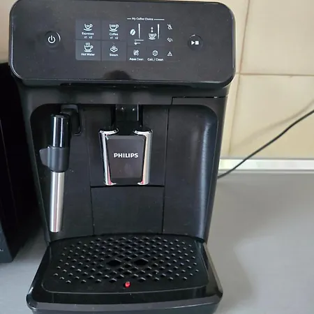 Luxury With Swimming Pool , Lovely Garden , Bbq Place Apartment Warna