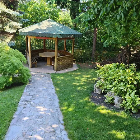 Luxury With Swimming Pool , Lovely Garden , Bbq Place Apartment Varna