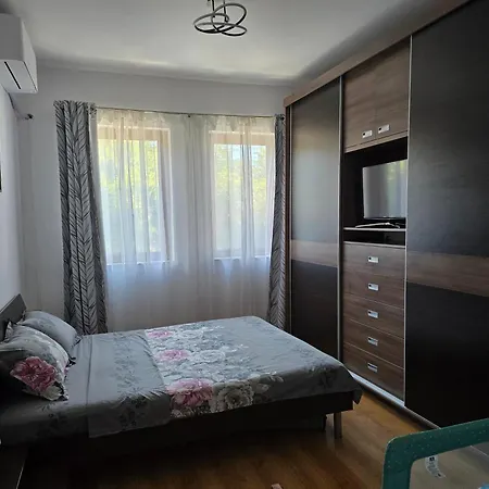 Pool & Bbq Garden Oasis, Quiet Relaxation Near The Beach, Free Parking, Fast Wifi Апартаменти *