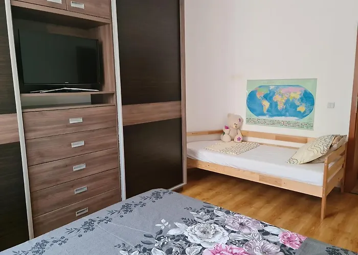 Апартаменты Cozy With Pool, Lovely Garden, Bbq