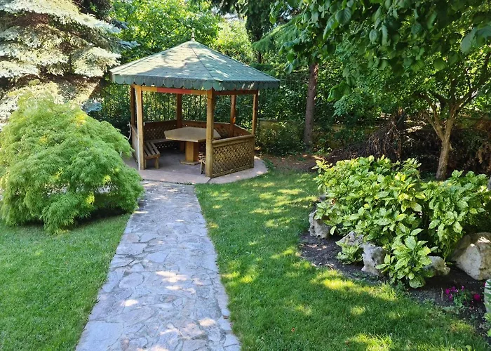 Cozy With Pool, Lovely Garden, Bbq Апартаменты Варна