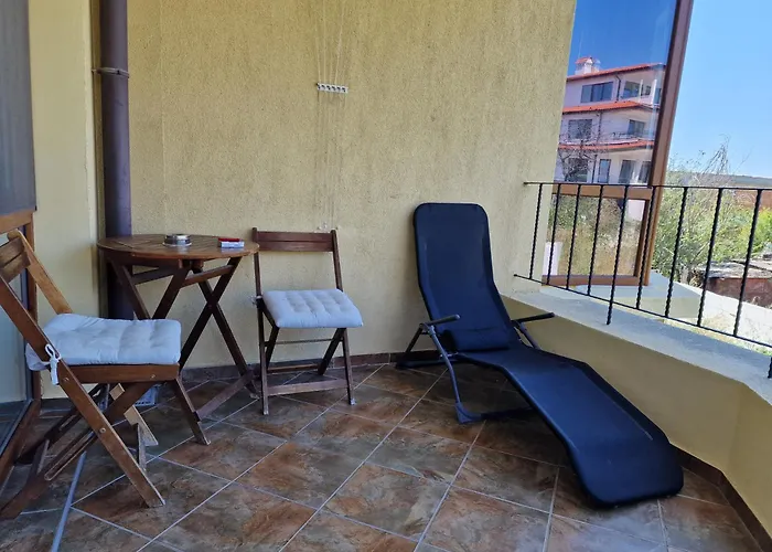 Апартаменты Cozy With Pool, Lovely Garden, Bbq